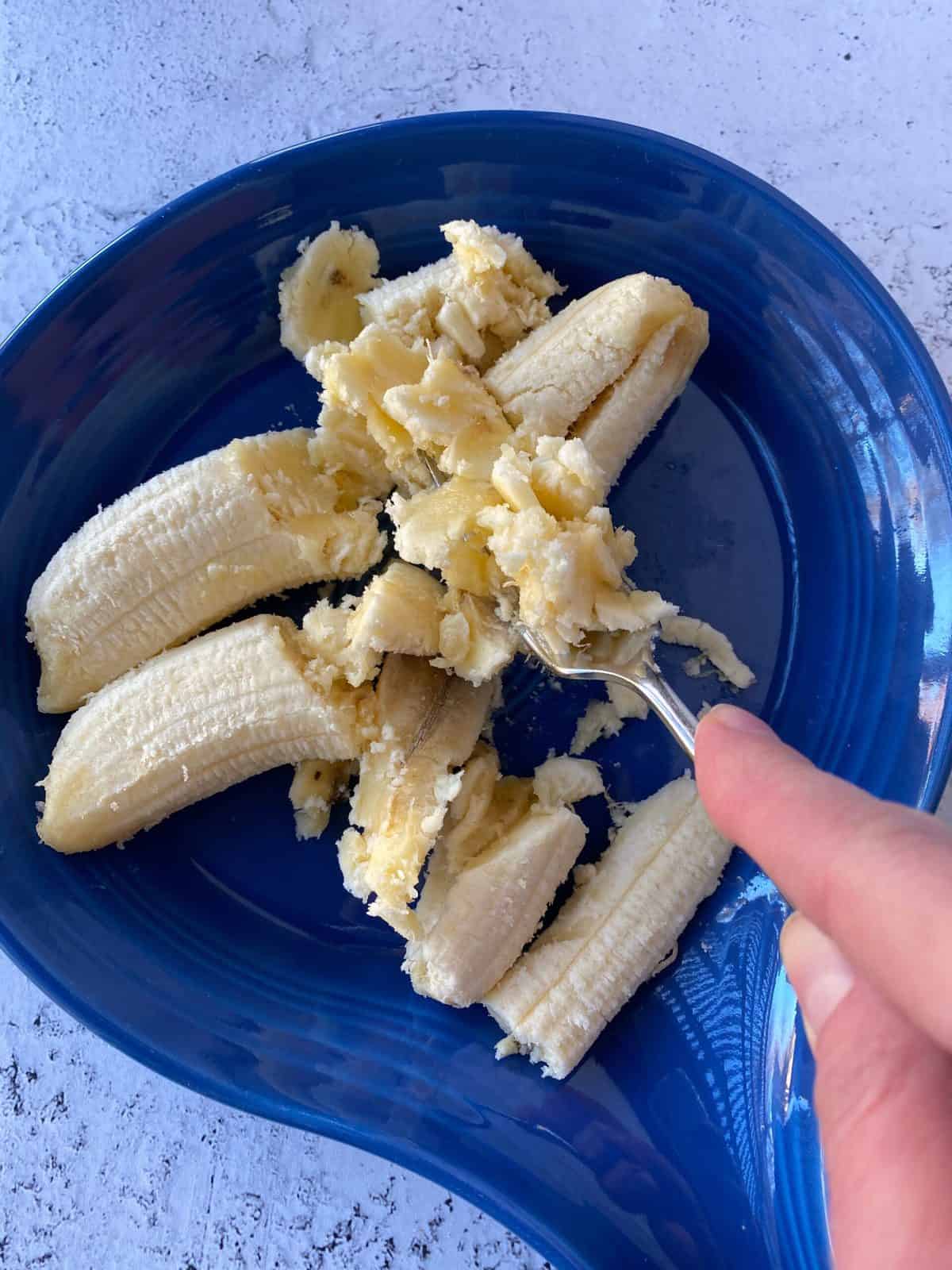 Mashed bananas on a plate. 