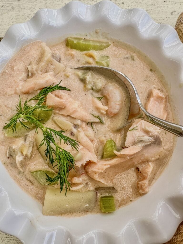 Creamy Seafood Chowder Recipe - Crinkled Cookbook