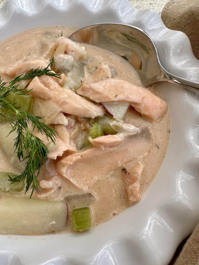Creamy Seafood Chowder Recipe - Crinkled Cookbook