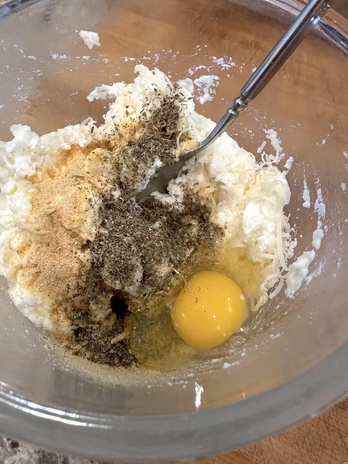 Ricotta cheese filling with egg and spices for lazy lasagna.